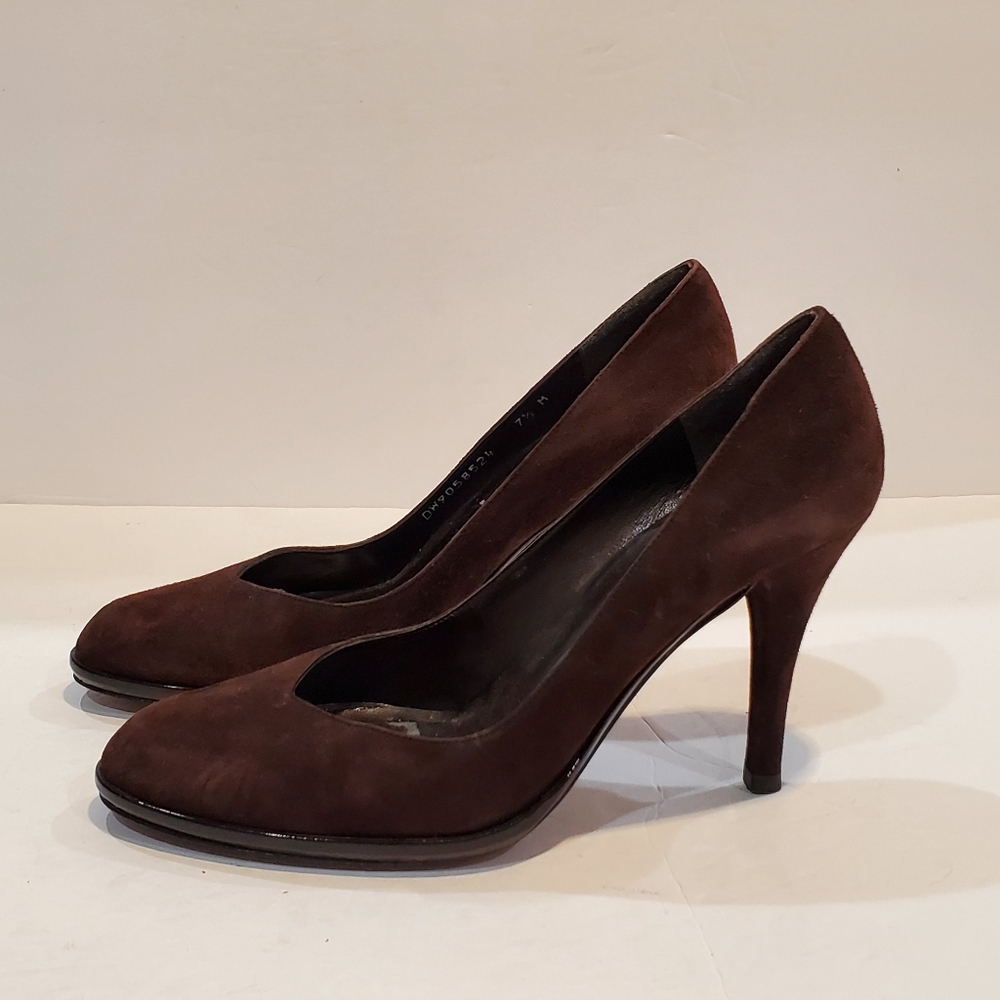 Stuart Weitzman womens brown suede 7.5 pumps heels shoes